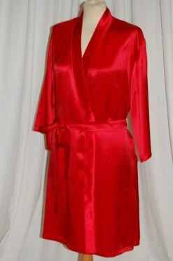 100% Seide Morgenmantel ST. ELM Satin Von Gattina -MAISON LEJABY Verkaufsgeschäft 50223 rot