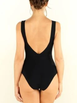 Badeanzug BONNIE 61 Von Pain De Sucre 32 Badeanzug BONNIE 61 Von Pain De Sucre -MAISON LEJABY Verkaufsgeschäft badeanzug bonnie schwarz pain de sucre 3 1 2