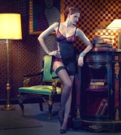 Tüll BH-Kleidchen JULIA Himbeer-rot Von Escora -MAISON LEJABY Verkaufsgeschäft bh kleidchen julia schwarz rot escora 1