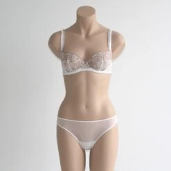 Tüll- String PETITS BIJOUX Von La Perla -MAISON LEJABY Verkaufsgeschäft bh set champagner beige la perla