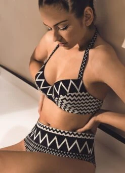 Neckholder Bikini MELBA-MELODIE Schwarz-creme Von Nicole Olivier 8 Neckholder Bikini MELBA-MELODIE Schwarz-creme Von Nicole Olivier -MAISON LEJABY Verkaufsgeschäft bikini schwarz weiss melba melodie nicole olivier 1