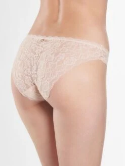 Brasiliana Slip ROSESSENCE HK Spitze Von Aubade 29 Brasiliana Slip ROSESSENCE HK Spitze Von Aubade -MAISON LEJABY Verkaufsgeschäft brasiliana spitze hk27 nude rosessence aubade 4 7