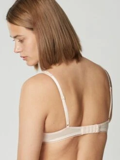 Spitze Triangel-BH SIN Von Maison Lejaby 20 Spitze Triangel-BH SIN Von Maison Lejaby -MAISON LEJABY Verkaufsgeschäft buegel bh apricot 19134 sin maison lejaby 1