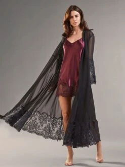 Chiffon Morgenmantel ROSSELLA Schwarz Transparent Von Vivis 8 Chiffon Morgenmantel ROSSELLA Schwarz Transparent Von Vivis -MAISON LEJABY Verkaufsgeschäft chiffon morgenmantel transparent schwarz rossella v00546 vivis