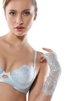 Handschuhe VALSE Aus Spitze Von Prelude Milano 23 Handschuhe VALSE Aus Spitze Von Prelude Milano -MAISON LEJABY Verkaufsgeschäft handschuhe blau yx324 valse prelude 1