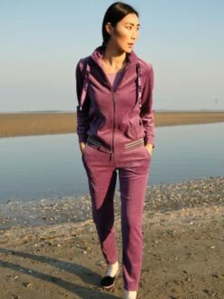 Hausanzug NICKI Mit Glitzer Zwei-teilig Von Chiara Fiorini -MAISON LEJABY Verkaufsgeschäft hausanzug mit glitzer lila cf1361 nicki chiara fiorini 2