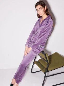 Hausanzug NICKI Mit Glitzer Zwei-teilig Von Chiara Fiorini -MAISON LEJABY Verkaufsgeschäft hausanzug mit glitzer malve cf1361 nicki chiara fiorini 1