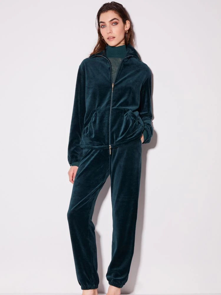 Hausanzug NICKI Waldgrün Zwei-teilig Von Chiara Fiorini 4 Hausanzug NICKI Waldgrün Zwei-teilig Von Chiara Fiorini - Image 2