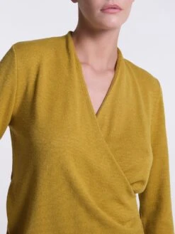 Feinstrick Hausanzug LOUNGE No. 4 Senfgelb Viscose Von Verdiani 11 Feinstrick Hausanzug LOUNGE No. 4 Senfgelb Viscose Von Verdiani -MAISON LEJABY Verkaufsgeschäft hausanzug viscose strick senf 8818 loungewear verdiani 3