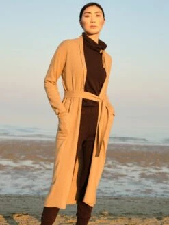 Hausmantel WOLLMIX Von Chiara Fiorini 7 Hausmantel WOLLMIX Von Chiara Fiorini -MAISON LEJABY Verkaufsgeschäft hausmantel lang wollmix camel cf1352 chiara fiorini 6 1