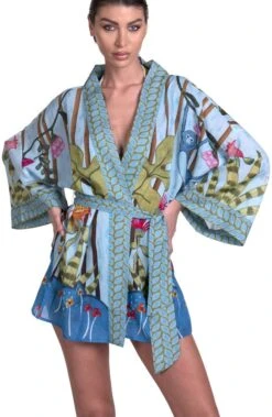 Kimono JUNGLE ATTITUDE Von Pin-Up Stars 13 Kimono JUNGLE ATTITUDE Von Pin-Up Stars -MAISON LEJABY Verkaufsgeschäft kimono baumwolle jungle attitude blau pa110a pin up stars 3