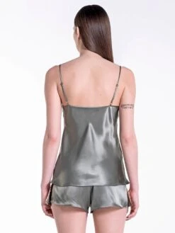 100% Seide Kurzpyjama OLIVE Mit Spitze Von Verdiani 12 100% Seide Kurzpyjama OLIVE Mit Spitze Von Verdiani -MAISON LEJABY Verkaufsgeschäft kurz pyjama seide olive 4905 verdiani woman 2