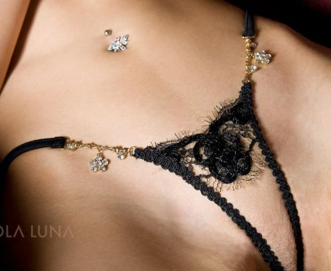 Lola Luna Microstring TOGO MICRO Schwarz-gold 4 Lola Luna Microstring TOGO MICRO Schwarz-gold - Image 2