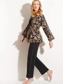 Jacke JACQUARD Schwarz-zimt Von Chiara Fiorini 13 Jacke JACQUARD Schwarz-zimt Von Chiara Fiorini -MAISON LEJABY Verkaufsgeschäft loungewear kuschel cotton g9611 cf1911 chiara fiorini