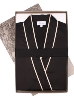 Seidenpyjama FIDJI Schwarz-gold Von Marjolaine -MAISON LEJABY Verkaufsgeschäft marjolaine seide pyjama fidji schwarz gold 1