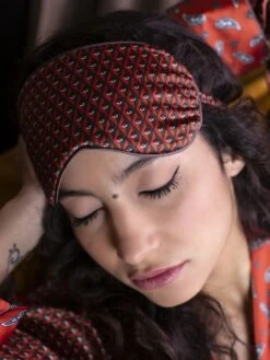Seide Schlafmaske NOANE Ziegelrot Von Marjolaine -MAISON LEJABY Verkaufsgeschäft maske noane imp brique 4noa0701 marjolaine 2