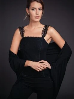 Merinowolle-Seide STOLA Schultertuch Von Artimaglia -MAISON LEJABY Verkaufsgeschäft merino wolle seide stola 28600 schwarz artimaglia 2 1 1