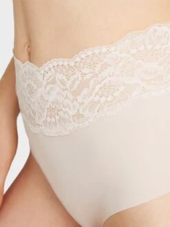 Hoher Slip SWEETESSENCE IK Laser Cut Von Aubade 18 Hoher Slip SWEETESSENCE IK Laser Cut Von Aubade -MAISON LEJABY Verkaufsgeschäft microfaser dessous ik24 skin 5 sweetessence aubade