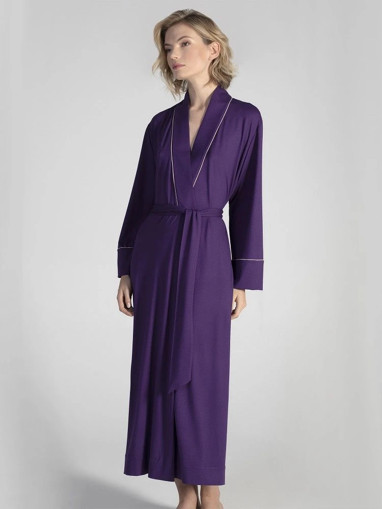 Modal Morgenmantel VIOLET In Lila Von Verdiani 4 Modal Morgenmantel VIOLET In Lila Von Verdiani - Image 2