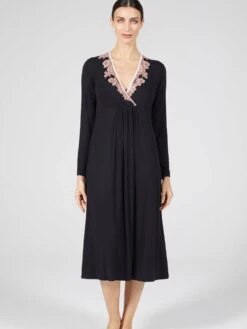 Modal Langarm Nachtkleid Wadenlang Schwarz-rosa Von Verdiani -MAISON LEJABY Verkaufsgeschäft modal nachtkleid lang schwarz 4607 verdiani donna 1 1