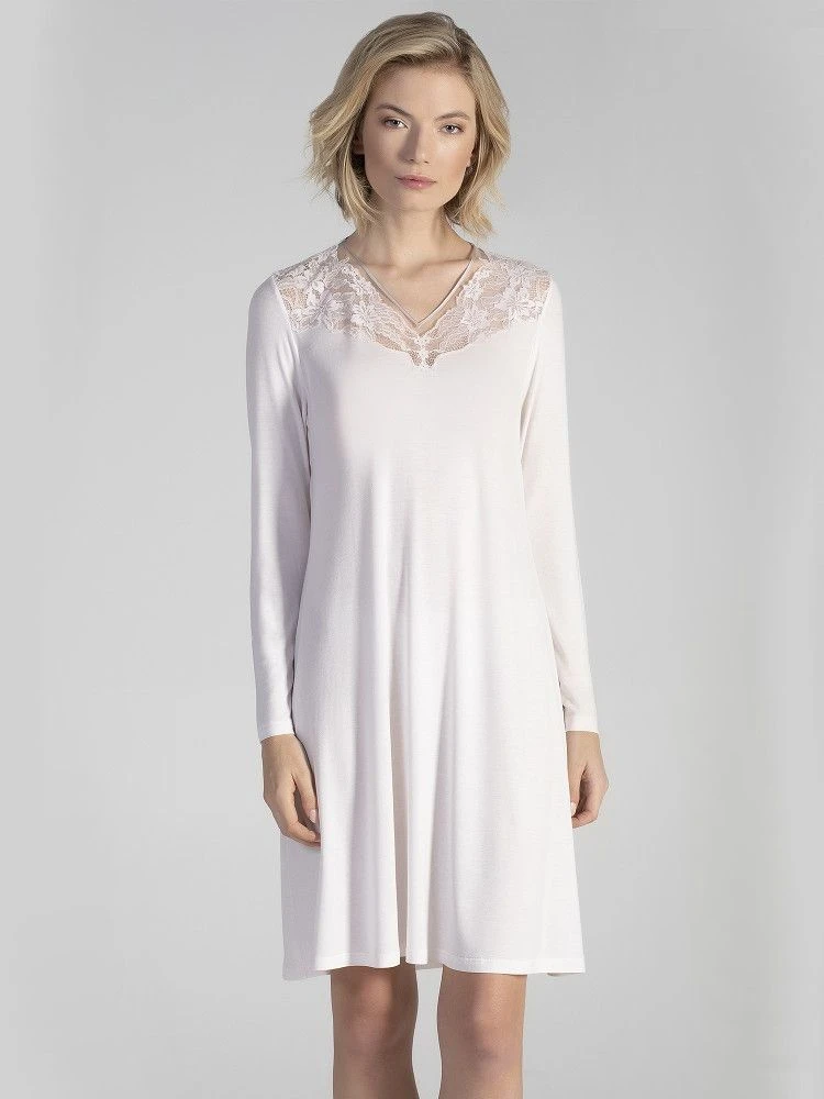 Modal Langarm Nachtkleid SNOW In Weiss Von Verdiani 4 Modal Langarm Nachtkleid SNOW In Weiss Von Verdiani - Image 2