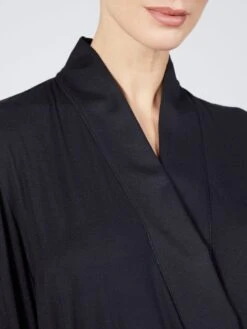 Modal Morgenmantel BASIC Verschiedene Längen Von Verdiani 20 Modal Morgenmantel BASIC Verschiedene Längen Von Verdiani -MAISON LEJABY Verkaufsgeschäft morgenmantel lang modal schwarz 4610 verdiani