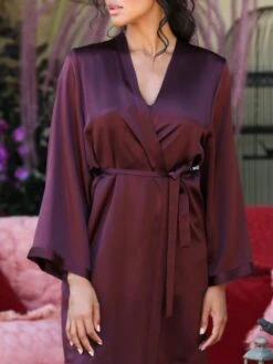 100% Seide Morgenmantel Lang LAURIAN Marjolaine 30 100% Seide Morgenmantel Lang LAURIAN Marjolaine -MAISON LEJABY Verkaufsgeschäft morgenmantel laser laurian soie unie aubergine marjolaine 8 1