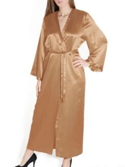 100% Seide Morgenmantel Lang LAURIAN Marjolaine 32 100% Seide Morgenmantel Lang LAURIAN Marjolaine -MAISON LEJABY Verkaufsgeschäft morgenmantel seide laurian goldbeige marjolaine 1 4 1