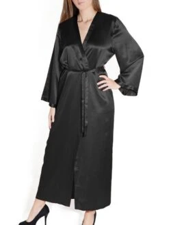 100% Seide Morgenmantel Lang LAURIAN Uni Von Marjolaine 34 100% Seide Morgenmantel Lang LAURIAN Uni Von Marjolaine -MAISON LEJABY Verkaufsgeschäft morgenmantel seide laurian schwarz marjolaine 1 3 1 1 1