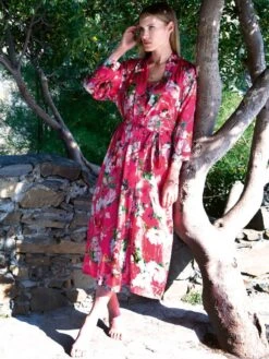 Viscose Morgenmantel FLOWERS No. 3 Pink-grün Von Chiara Fiorini 5 Viscose Morgenmantel FLOWERS No. 3 Pink-grün Von Chiara Fiorini -MAISON LEJABY Verkaufsgeschäft morgenmantel unica cfl2226 chiara fiorini 1