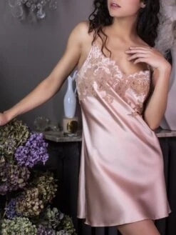 Stretchseide Nachthemd NINA Marjolaine Lingerie -MAISON LEJABY Verkaufsgeschäft nachthemd nina boudoir nude 4nin0101 marjolaine 2 1 1 1 1