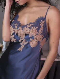 Stretchseide Nachthemd NINA Marjolaine Lingerie -MAISON LEJABY Verkaufsgeschäft nachthemd nina jeans nude 4nin0101 marjolaine 3 1 1 1 1