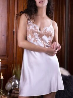 Stretchseide Nachthemd NINA Marjolaine Lingerie -MAISON LEJABY Verkaufsgeschäft nachthemd nina naturel nude 4nin0101 marjolaine 2 1 1 1 1