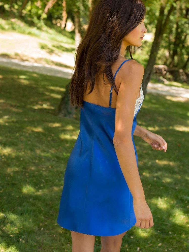 100% Seide Nachthemd MARJOLIE No. 1 Mit Spitze Marjolaine 9 100% Seide Nachthemd MARJOLIE No. 1 Mit Spitze Marjolaine - Image 7