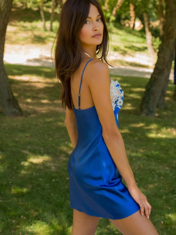 100% Seide Nachthemd MARJOLIE No. 1 Mit Spitze Marjolaine 8 100% Seide Nachthemd MARJOLIE No. 1 Mit Spitze Marjolaine - Image 6