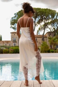 Seide Neglige NYMPHE No. 4 Lang Stretchseide Marjolaine 20 Seide Neglige NYMPHE No. 4 Lang Stretchseide Marjolaine -MAISON LEJABY Verkaufsgeschäft nachtkleid lang nymphe naturel 4nym3002 marjolaine 3 9