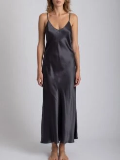 100% Seide Nachtkleid Lang DORINE Von Vivis 27 100% Seide Nachtkleid Lang DORINE Von Vivis -MAISON LEJABY Verkaufsgeschäft nachtkleid seide lang dorine v00006 anthrazit vivis 4 1