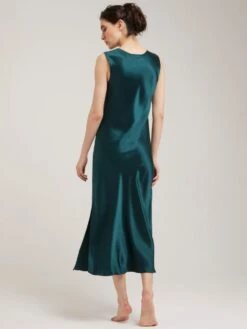 100% Seide Nachtkleid LEONA Mit Spitze Von Vivis -MAISON LEJABY Verkaufsgeschäft nachtkleid seide leona lang v00586 gruen vivis 3 1 6