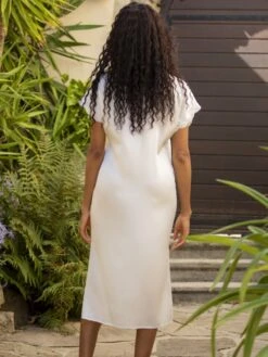 Stretchseide Nachtkleid REINE Mit Spitze Von Marjolaine 13 Stretchseide Nachtkleid REINE Mit Spitze Von Marjolaine -MAISON LEJABY Verkaufsgeschäft nachtkleid stretchseide 4rei3401 0074naturel reine marjolaine 2