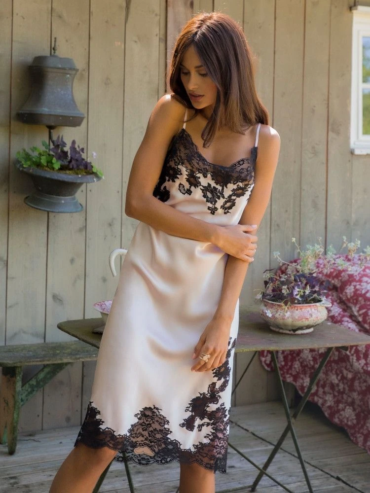 100% Seide Nachtkleid MARJOLIE No. 5 Von Marjolaine 4 100% Seide Nachtkleid MARJOLIE No. 5 Von Marjolaine - Image 2