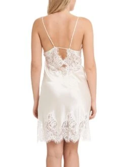 Seide Neglige MAILIN Mit Spitze Von GATTINA 18 Seide Neglige MAILIN Mit Spitze Von GATTINA -MAISON LEJABY Verkaufsgeschäft neglige seide 393303 champagner gattina