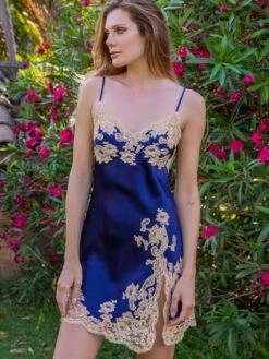 100% Seide Neglige MARJOLIE No. 3 Mit Spitze Marjolaine -MAISON LEJABY Verkaufsgeschäft neglige seide dunkelblau nude marjolie 3mar0105 3665 marjolaine 7 1 1