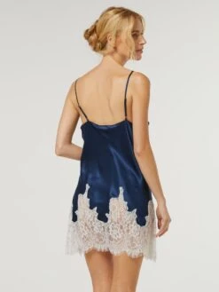 100% Seide Neglige Kurz LILLIAN Von Vivis 18 100% Seide Neglige Kurz LILLIAN Von Vivis -MAISON LEJABY Verkaufsgeschäft neglige seide lillian v00581 nachtblau vivis 5 1