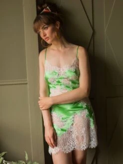 Stretchseide Negligé MELINDA Von Marjolaine -MAISON LEJABY Verkaufsgeschäft neglige seide melinda 4mel0103 apfelgruen marjolaine 3 1