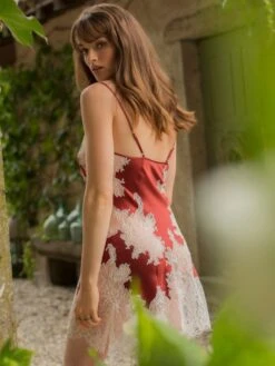 Stretchseide Negligé MELINDA Von Marjolaine -MAISON LEJABY Verkaufsgeschäft neglige seide melinda 4mel0103 rost rot marjolaine 2
