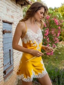 Designer Stretchseide Nuisette No. 2 NINA Marjolaine Lingerie 18 Designer Stretchseide Nuisette No. 2 NINA Marjolaine Lingerie -MAISON LEJABY Verkaufsgeschäft nuisette seide nina 4nin0202 gelb 7374 marjolaine 2 5