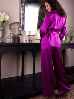 Seidenpyjama SOIE UNIE Von Marjolaine -MAISON LEJABY Verkaufsgeschäft pyjama damen seide soie unie soi5533 beere violett marjolaine 4 7 1