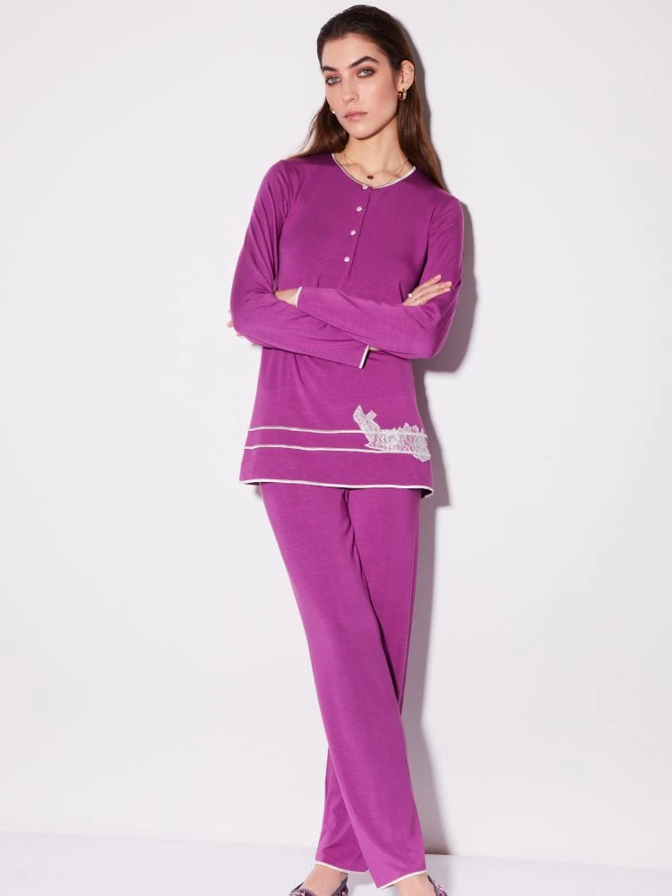 Modal Pyjama Mit Knopfleiste Von Chiara Fiorini 5 Modal Pyjama Mit Knopfleiste Von Chiara Fiorini - Image 3