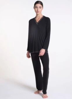 Modal Schlafanzug WKND No. 12 Schwarz-rosa Von Verdiani 7 Modal Schlafanzug WKND No. 12 Schwarz-rosa Von Verdiani -MAISON LEJABY Verkaufsgeschäft pyjama modal schwarz 3812 weekend verdiani 1