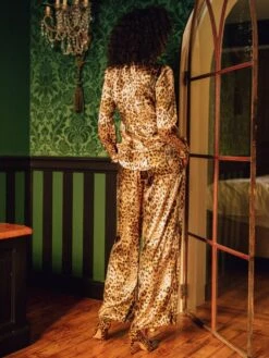 Seidenpyjama PANTHERE Leopardmuster Von Marjolaine 8 Seidenpyjama PANTHERE Leopardmuster Von Marjolaine -MAISON LEJABY Verkaufsgeschäft pyjama seide panther 4pan5501 panthere marjolaine 3